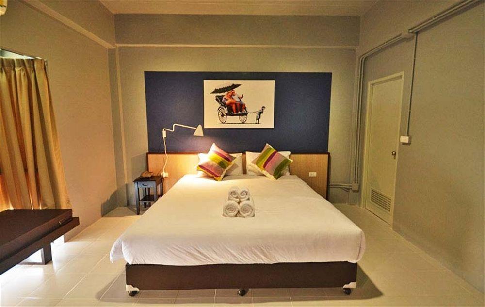 Chalong Sea Breeze Hotel Exterior foto