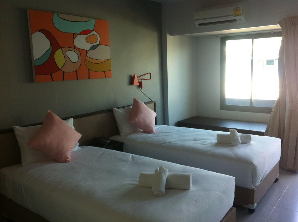 Chalong Sea Breeze Hotel Exterior foto